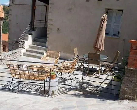 Maison De Caractère Au Coeur Du Village Hébergement de vacances *