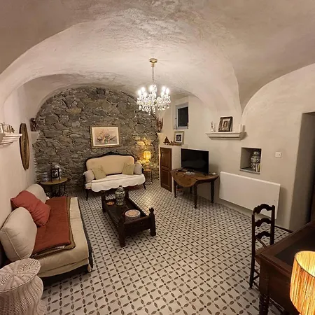 Maison De Caractere Au Coeur Du Village