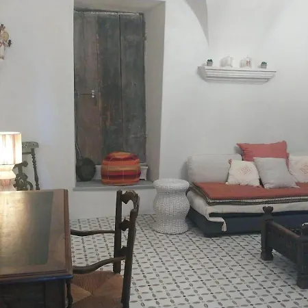 Maison De Caractere Au Coeur Du Village *