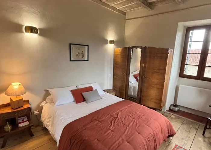 Maison De Caractere Au Coeur Du Village Nyaraló Castifao